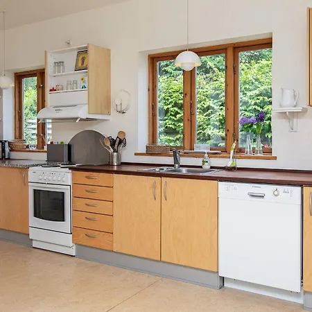 12 Person In Vaeggerlose Bøtø By
